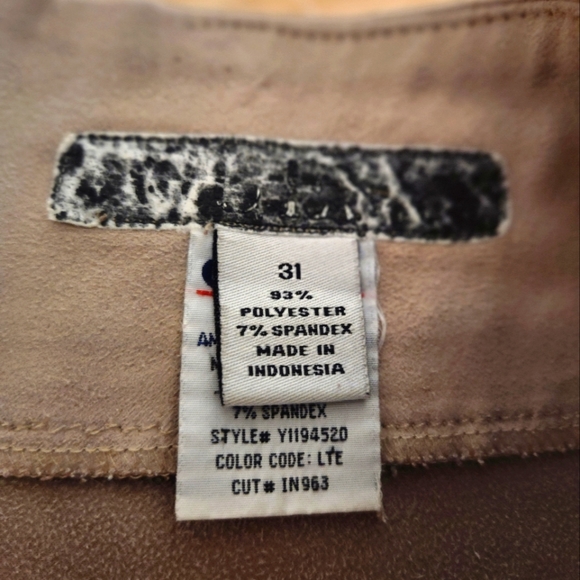 Suede Guess Skirt Size 31" - Picture 5 of 8